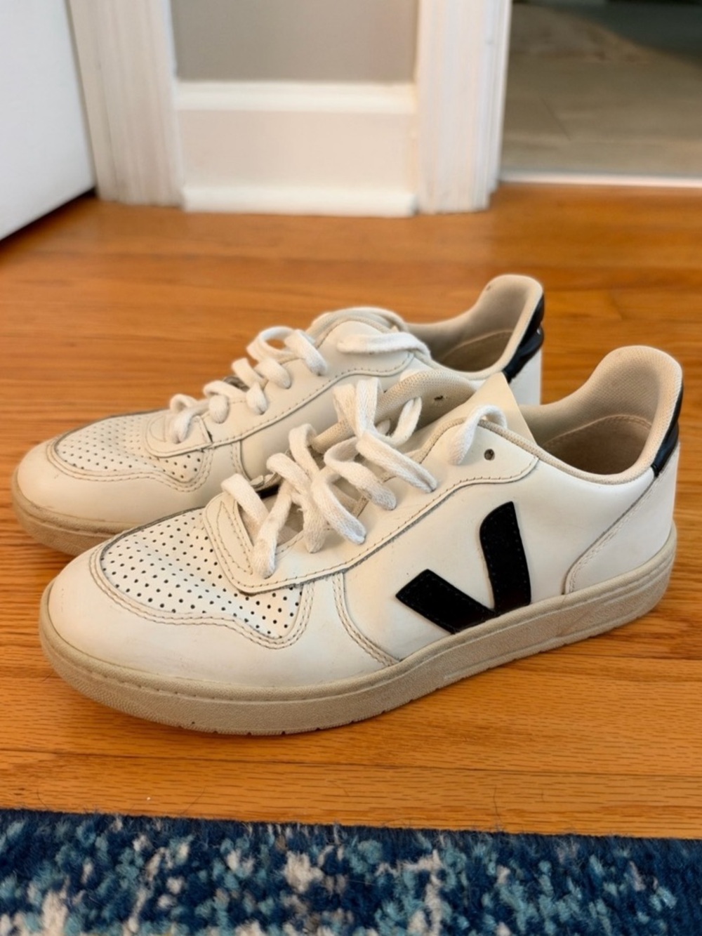 Veja V-10 White & Black Women's Sneakers